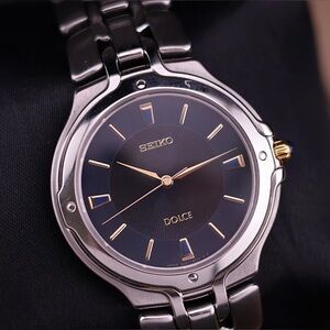 Vintage 1998 Seiko Dolce 8J41-6150 Men’s Watch
Dark Blue Sunburst Dial